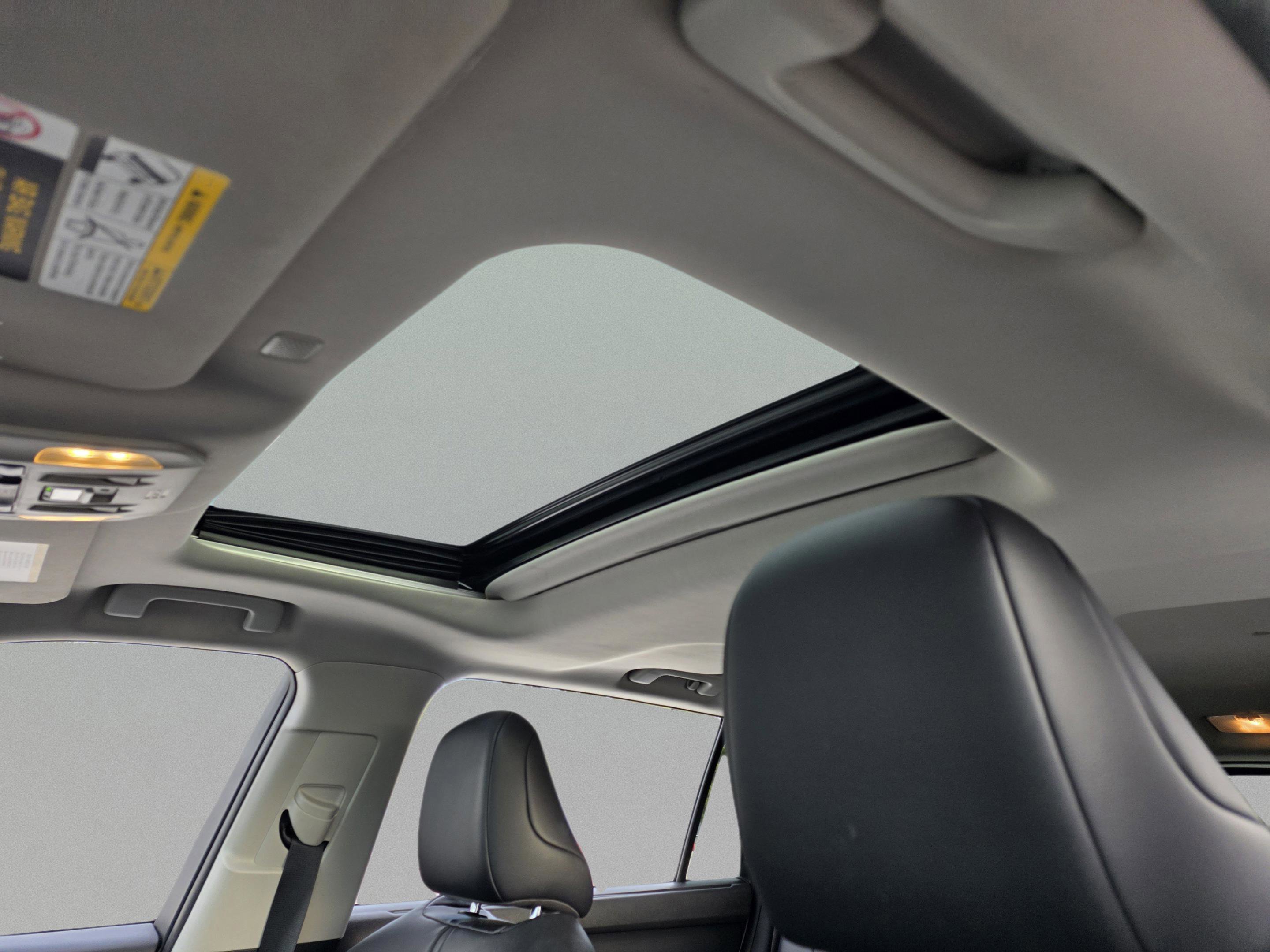 Used 2020 Toyota Highlander XLE image 14