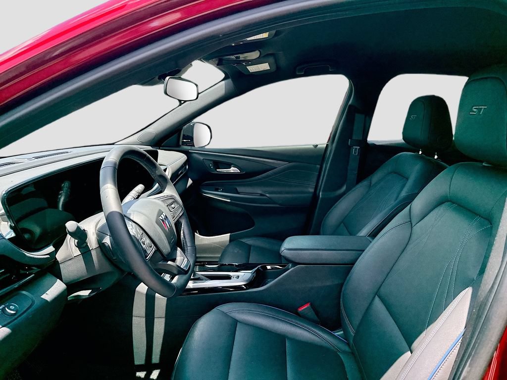 Used 2025 Buick Envista Sport Touring w/ Convenience I Package FWD image 10