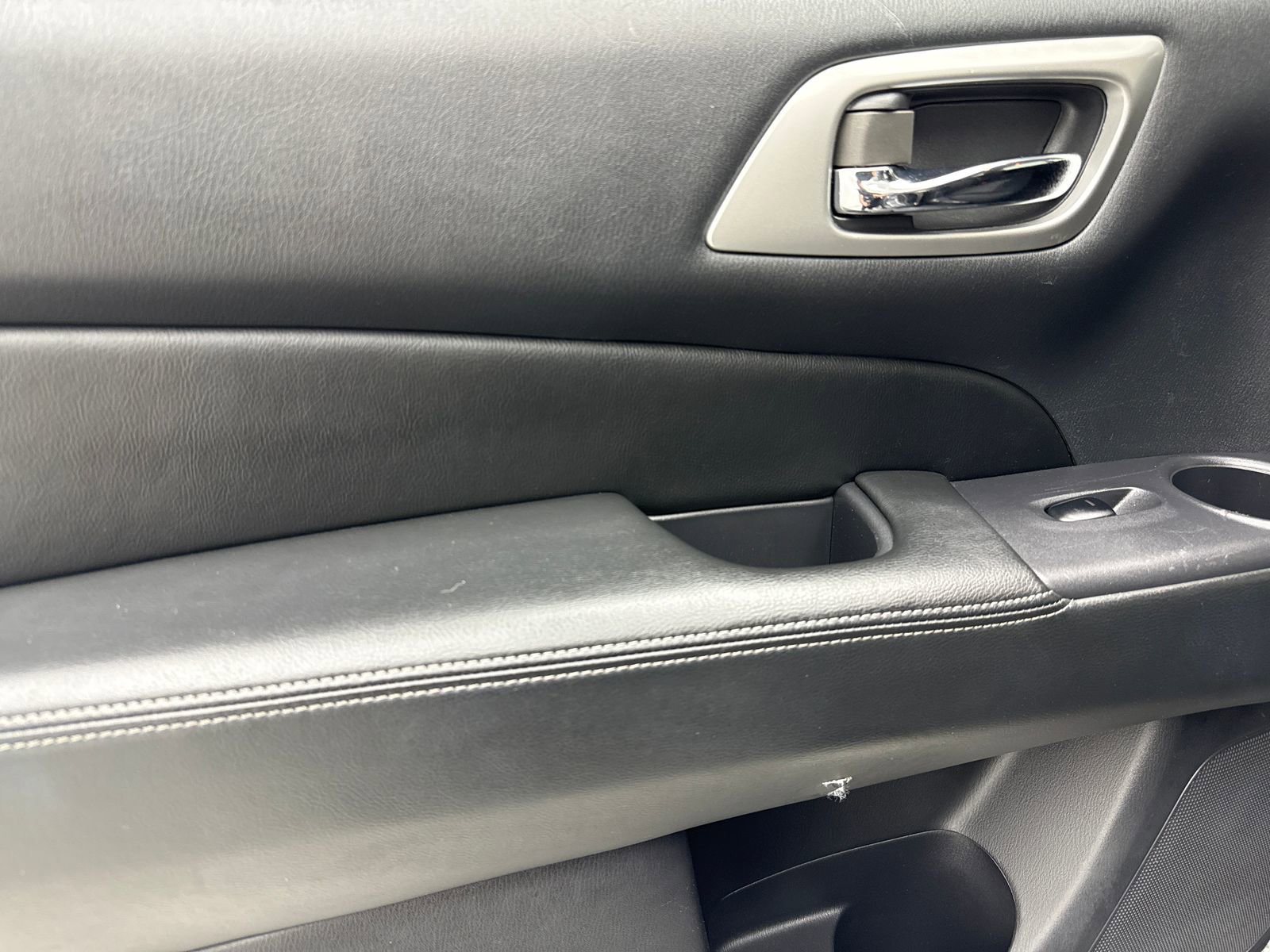 Used 2019 Nissan Pathfinder SV FWD image 38