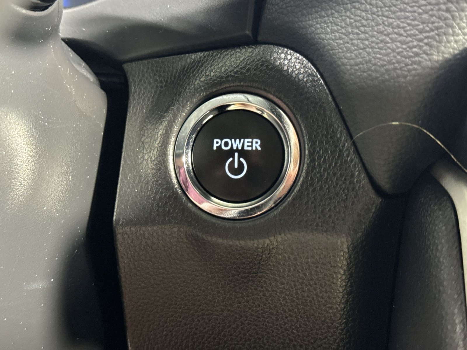 Used 2025 Toyota RAV4 XLE AWD/4WD image 42