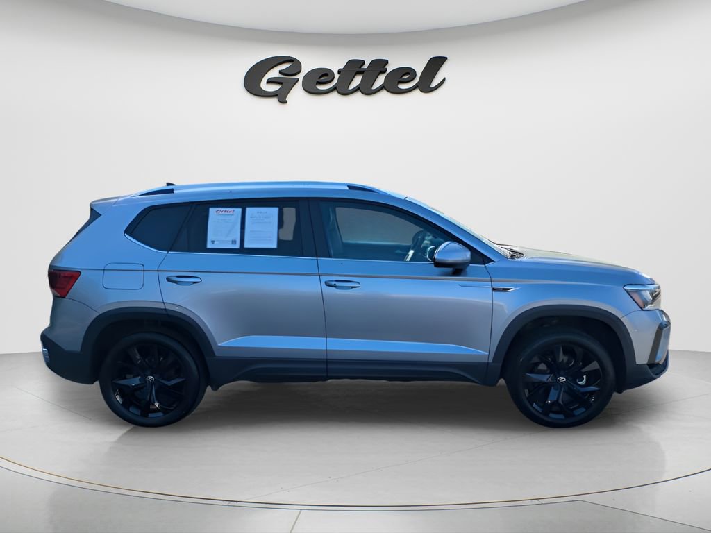 Used 2024 Volkswagen Taos SE image 4