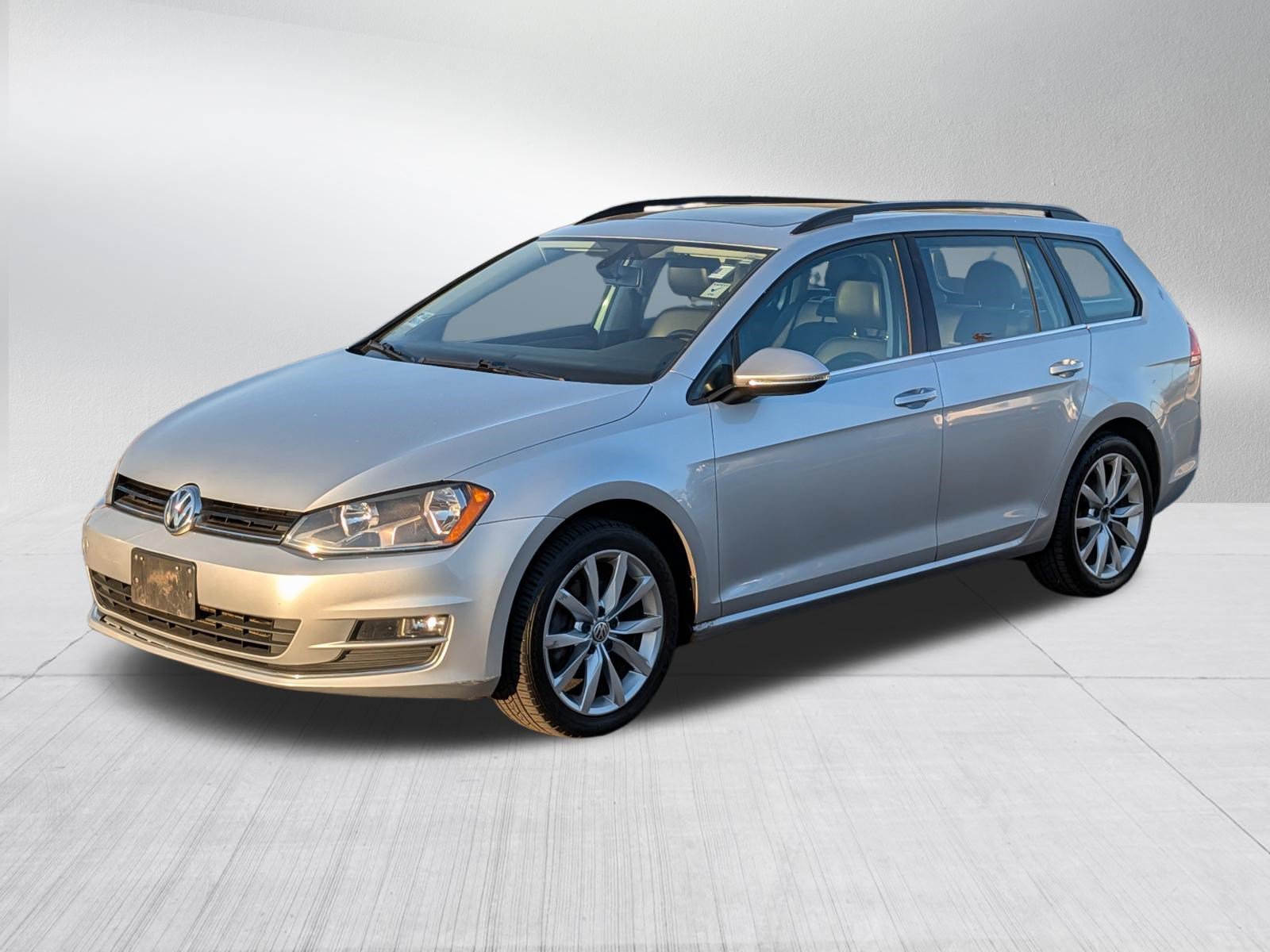 Used 2016 Volkswagen Golf SE FWD image 3