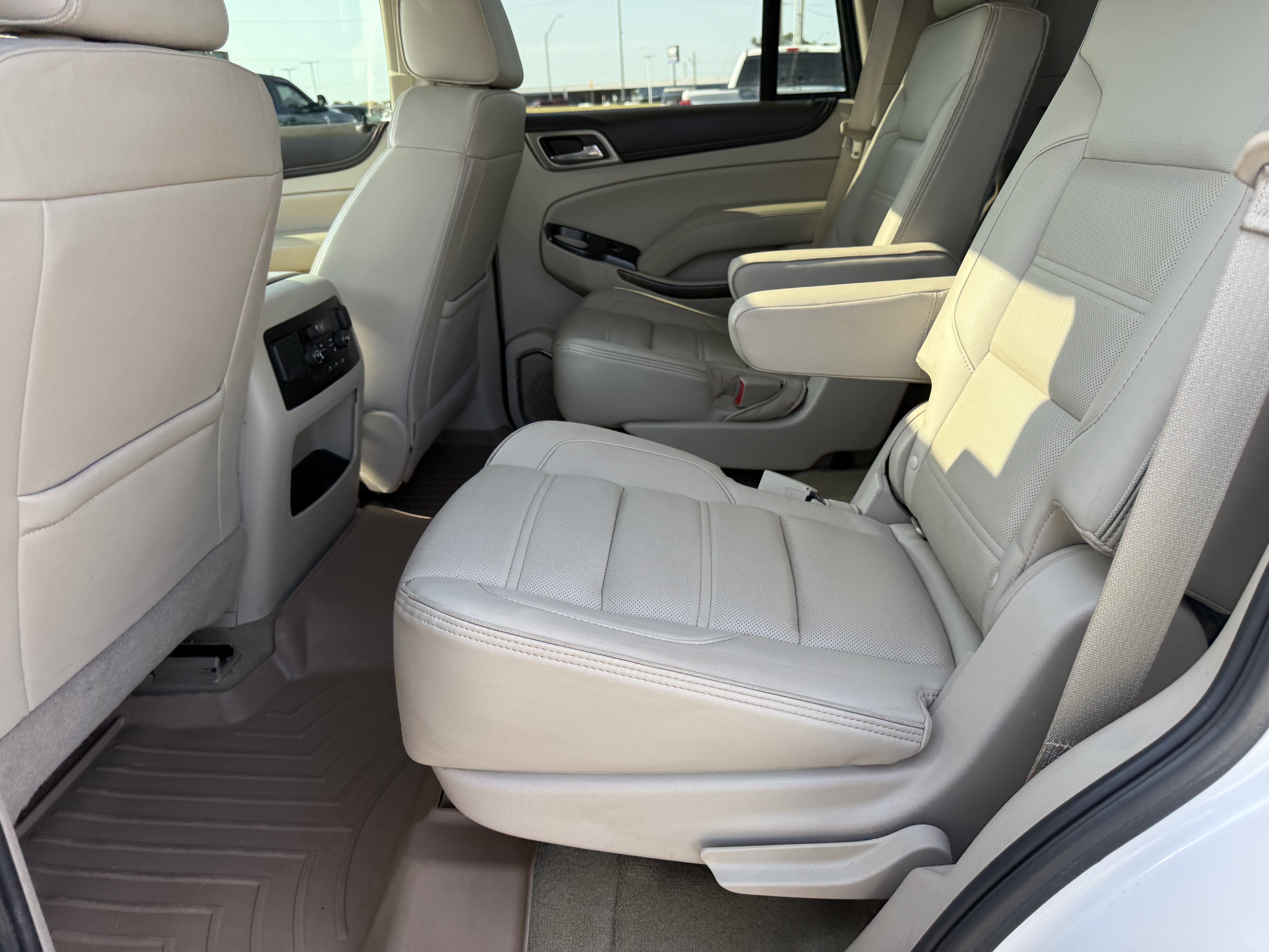 Used 2018 GMC Yukon Denali w/ Open Road Package AWD/4WD image 13