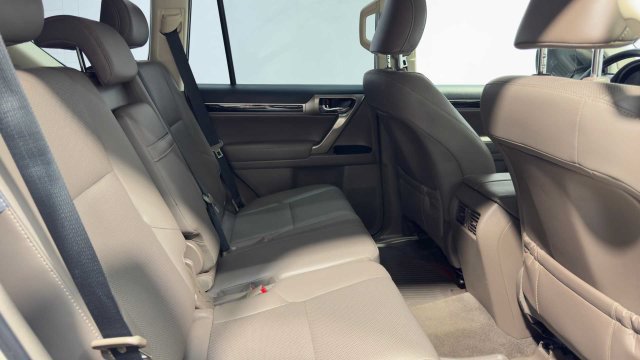Used 2016 Lexus GX 460 w/ Navigation Package AWD/4WD image 16