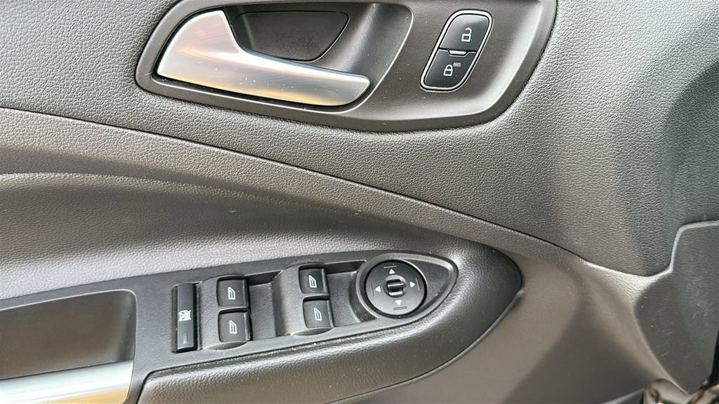 Used 2018 Ford Escape SE w/ SE Sport Appearance Package image 12