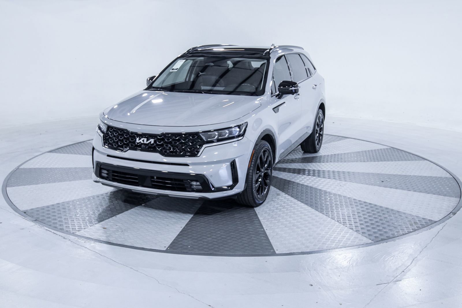 Used 2022 Kia Sorento SX image 2