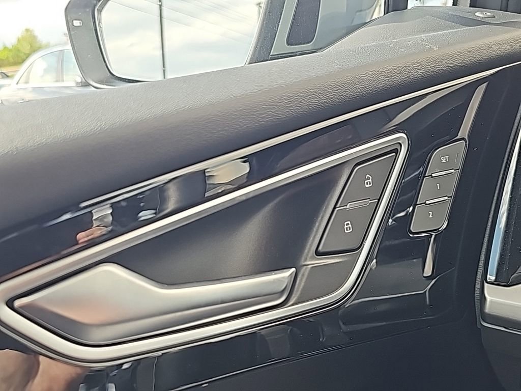 Used 2024 Audi Q4 e-tron Prestige w/ Black Optic Package image 15