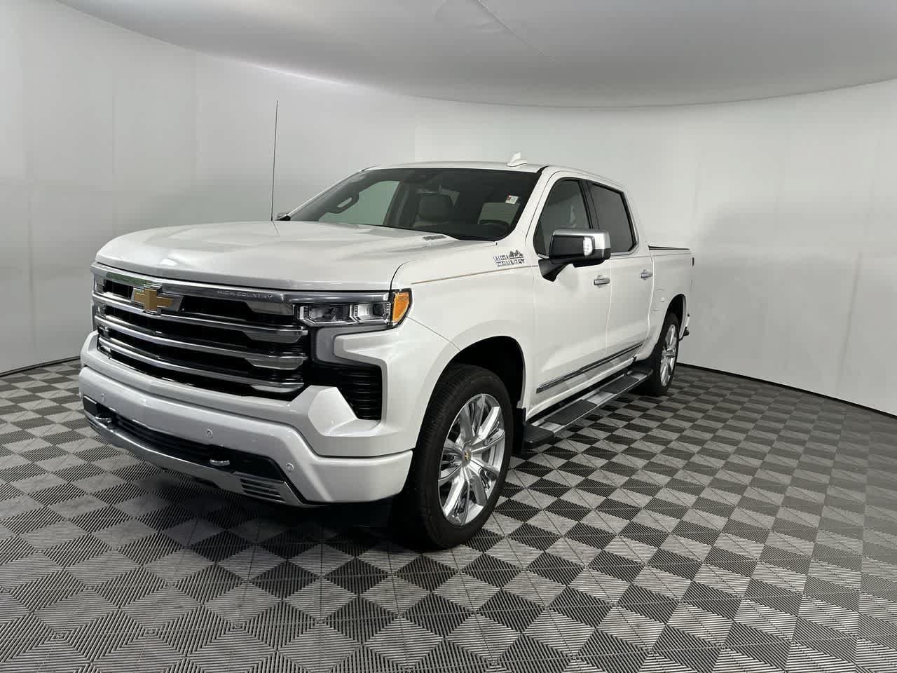 Used 2024 Chevrolet Silverado 1500 High Country AWD/4WD image 19
