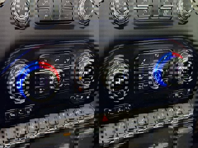 Used 2021 GMC Sierra 2500 Denali w/ Denali Ultimate Package image 19