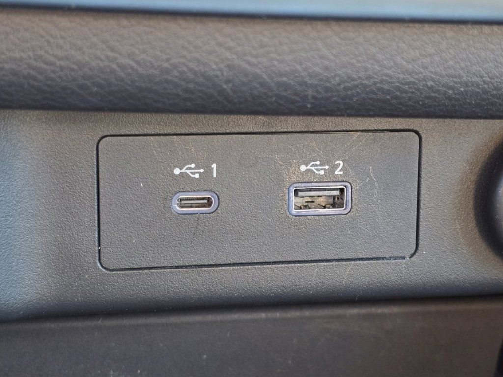 Used 2023 Nissan Rogue S image 4