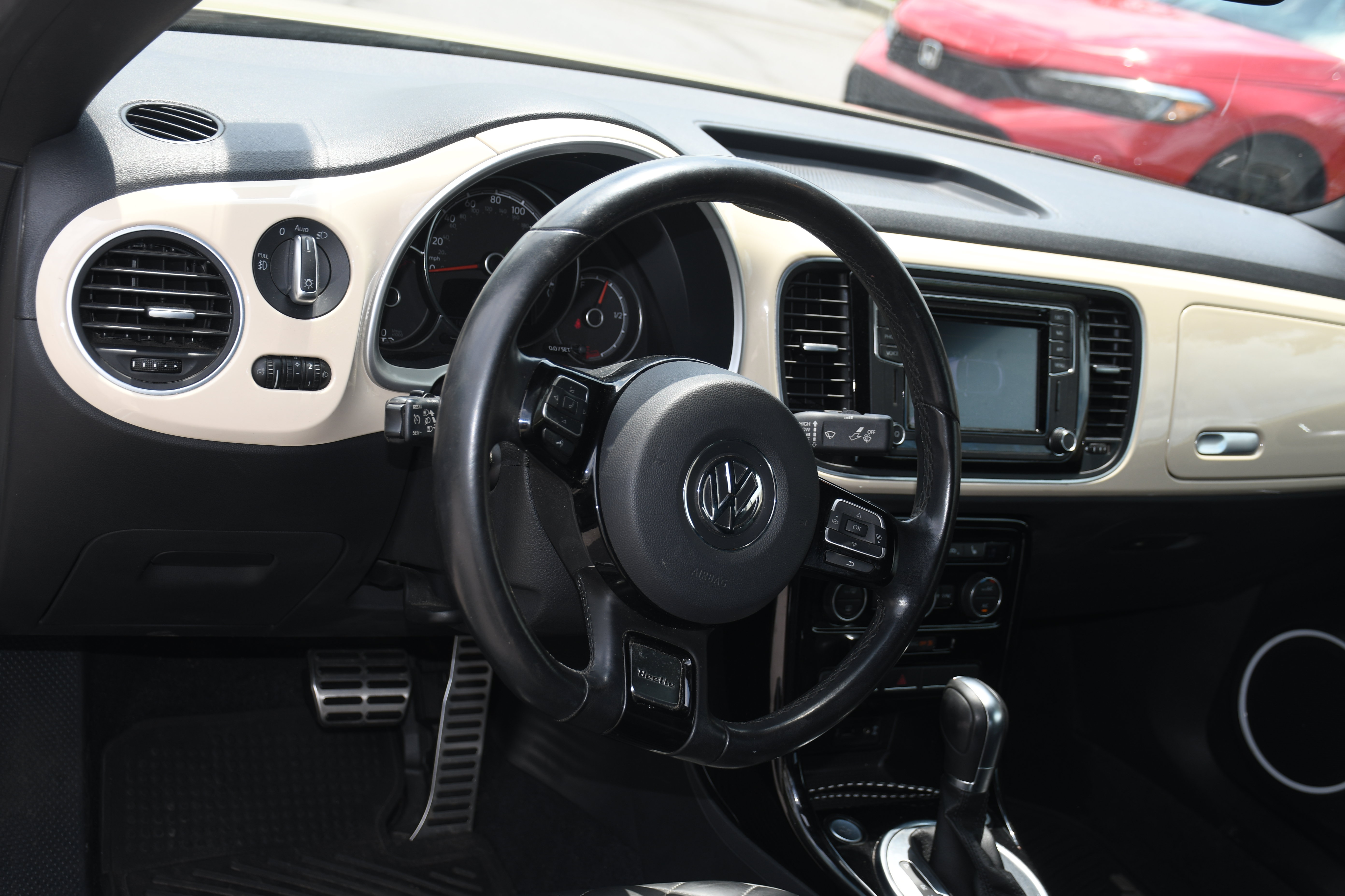 Used 2019 Volkswagen Beetle 2.0T Final Edition SEL FWD image 10