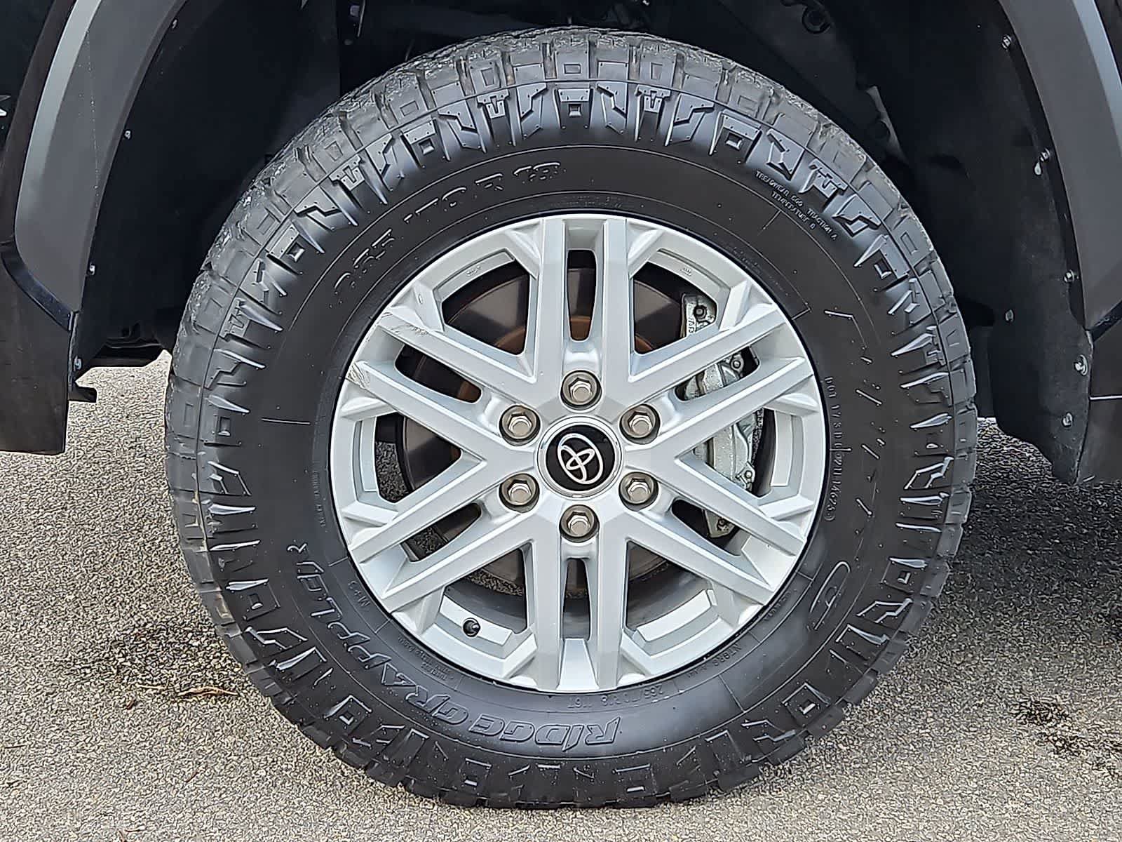 Used 2022 Toyota Tundra SR5 AWD/4WD image 37