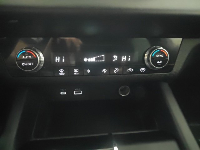 Used 2022 Mitsubishi Outlander ES image 26