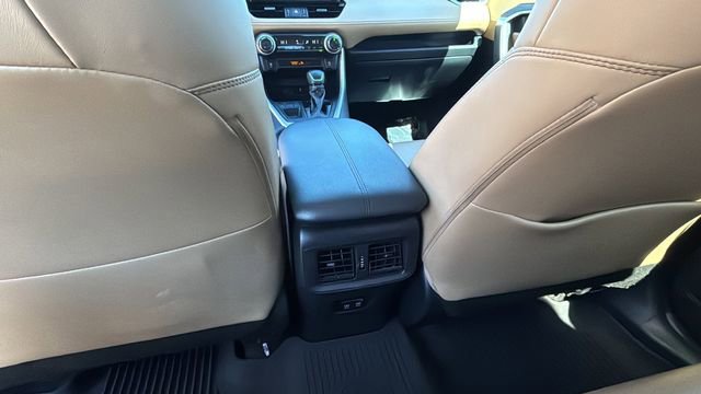 Used 2021 Toyota RAV4 XLE Premium image 21