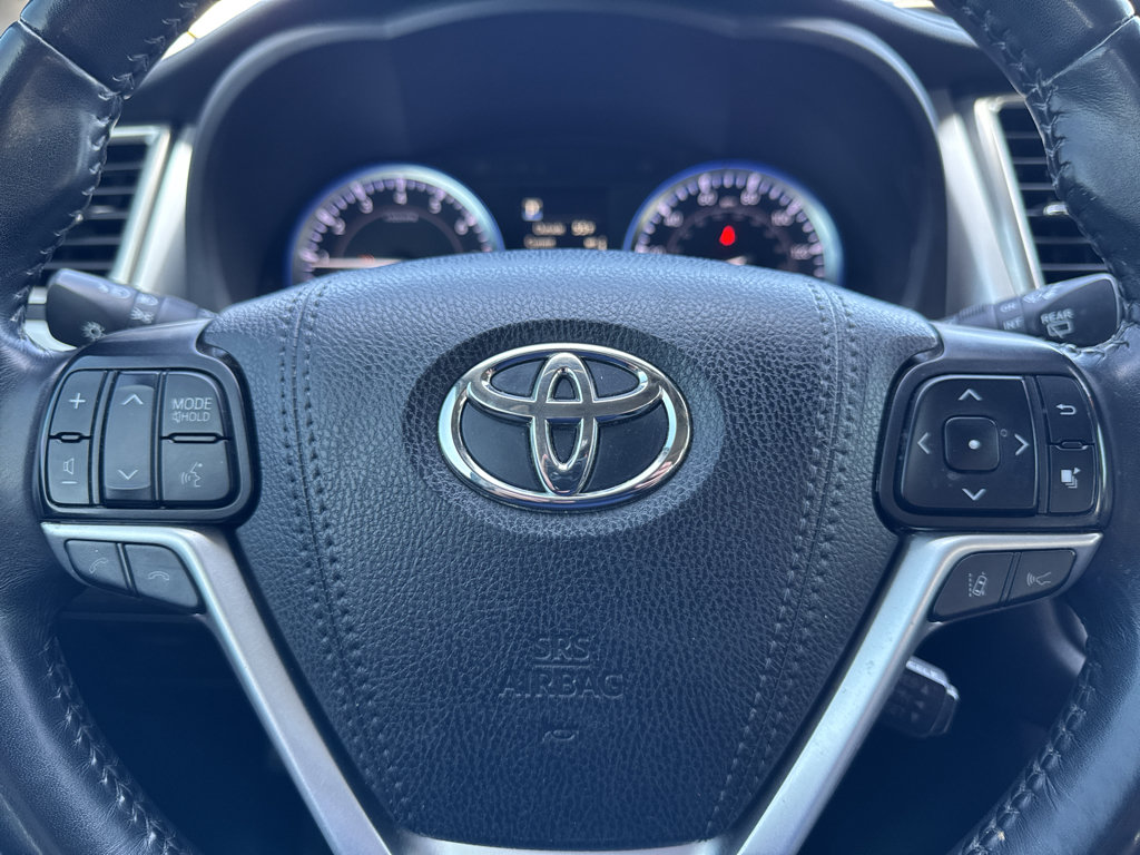 Used 2019 Toyota Highlander SE AWD/4WD image 17