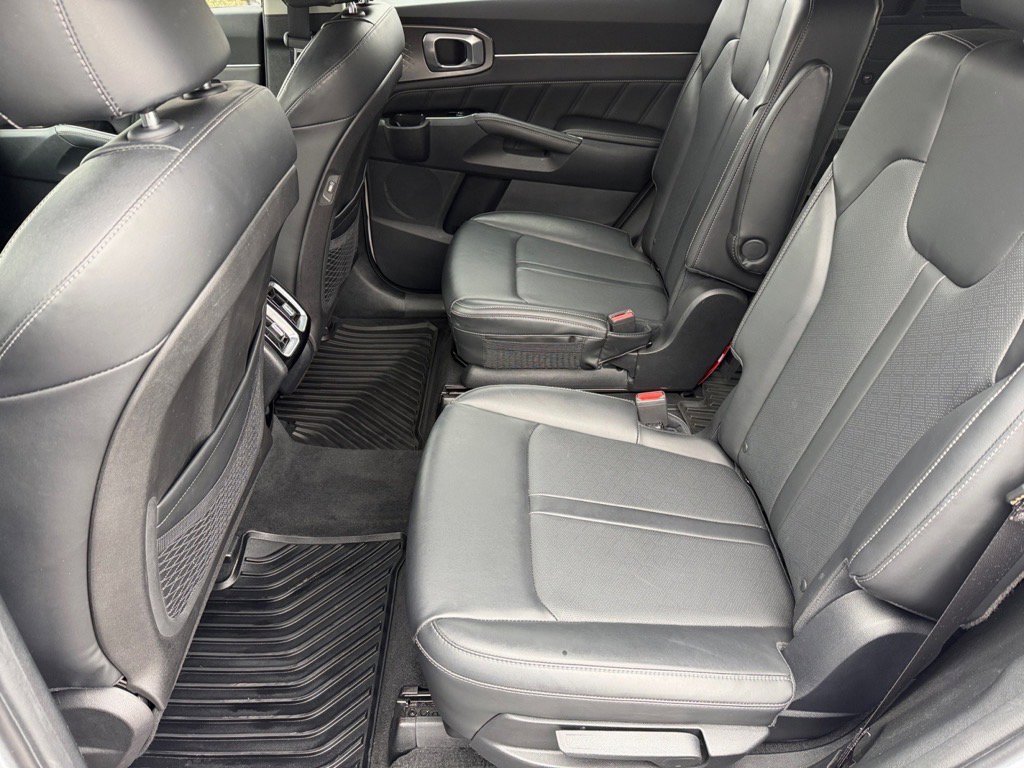 Used 2022 Kia Sorento SX image 12