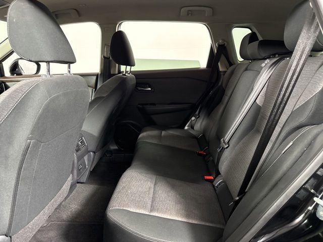 Used 2023 Nissan Rogue SV image 15