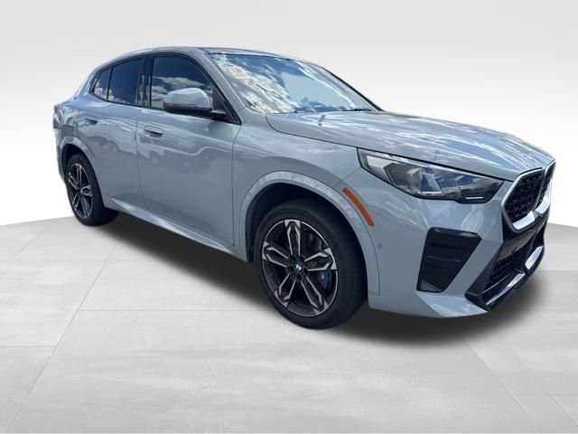 Used 2025 BMW X2 xDrive28i AWD/4WD image 3