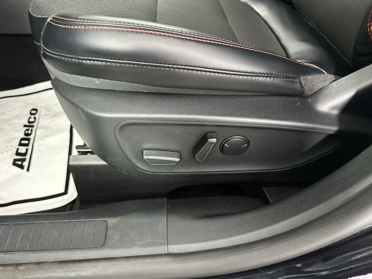 Used 2025 Ford Escape ST-Line FWD image 18