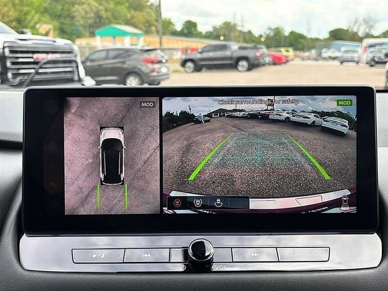 Used 2025 Nissan Rogue SL w/ Tech Package image 31