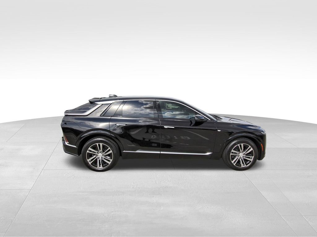 New 2026 Cadillac Lyriq Luxury image 5