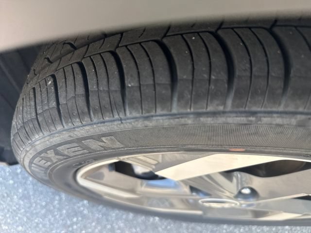 Certified 2026 Hyundai Venue SEL FWD image 28