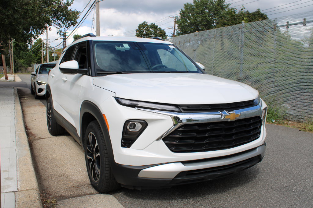 Used 2025 Chevrolet TrailBlazer LT FWD image 4