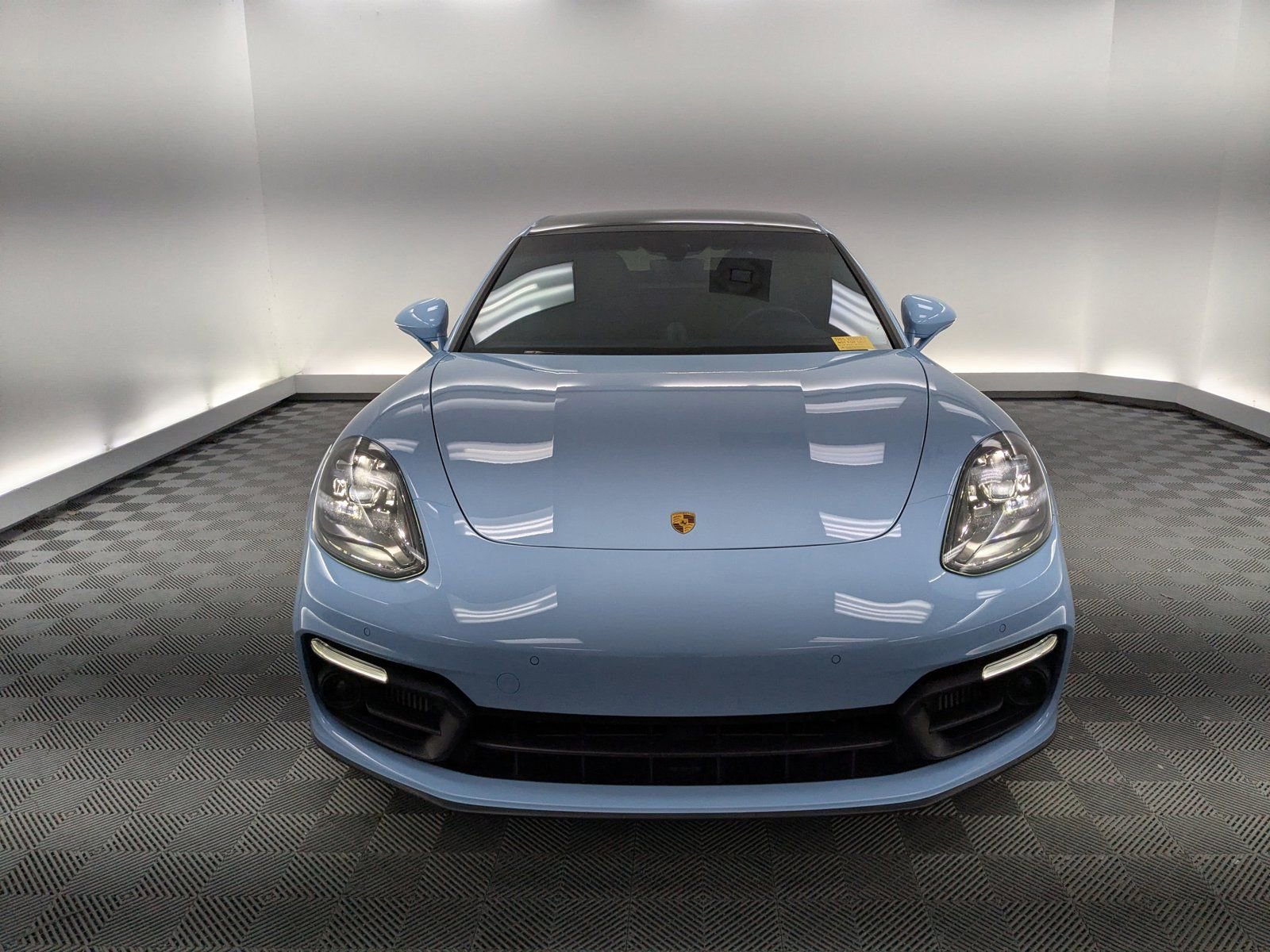 Certified 2023 Porsche Panamera image 14