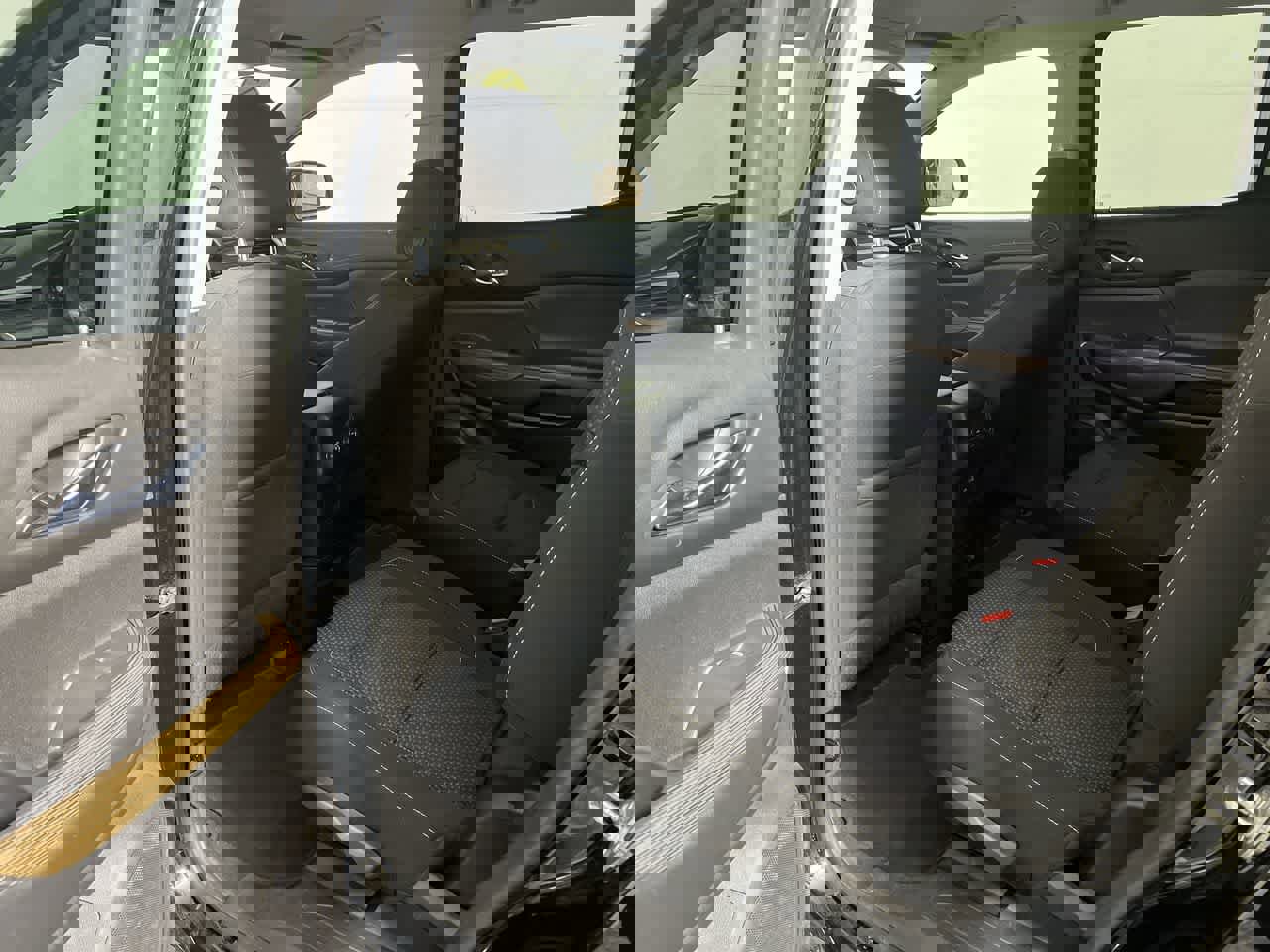 Used 2021 GMC Acadia SLE image 25