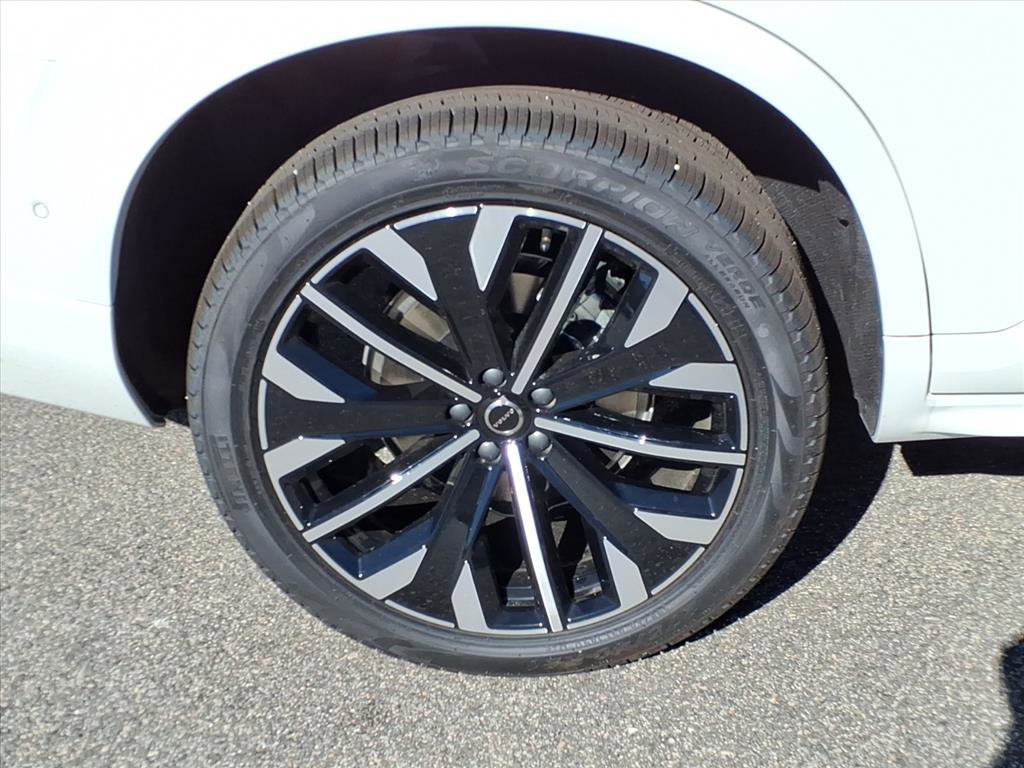 New 2026 Volvo XC90 B6 Plus w/ Protection Package AWD/4WD image 7