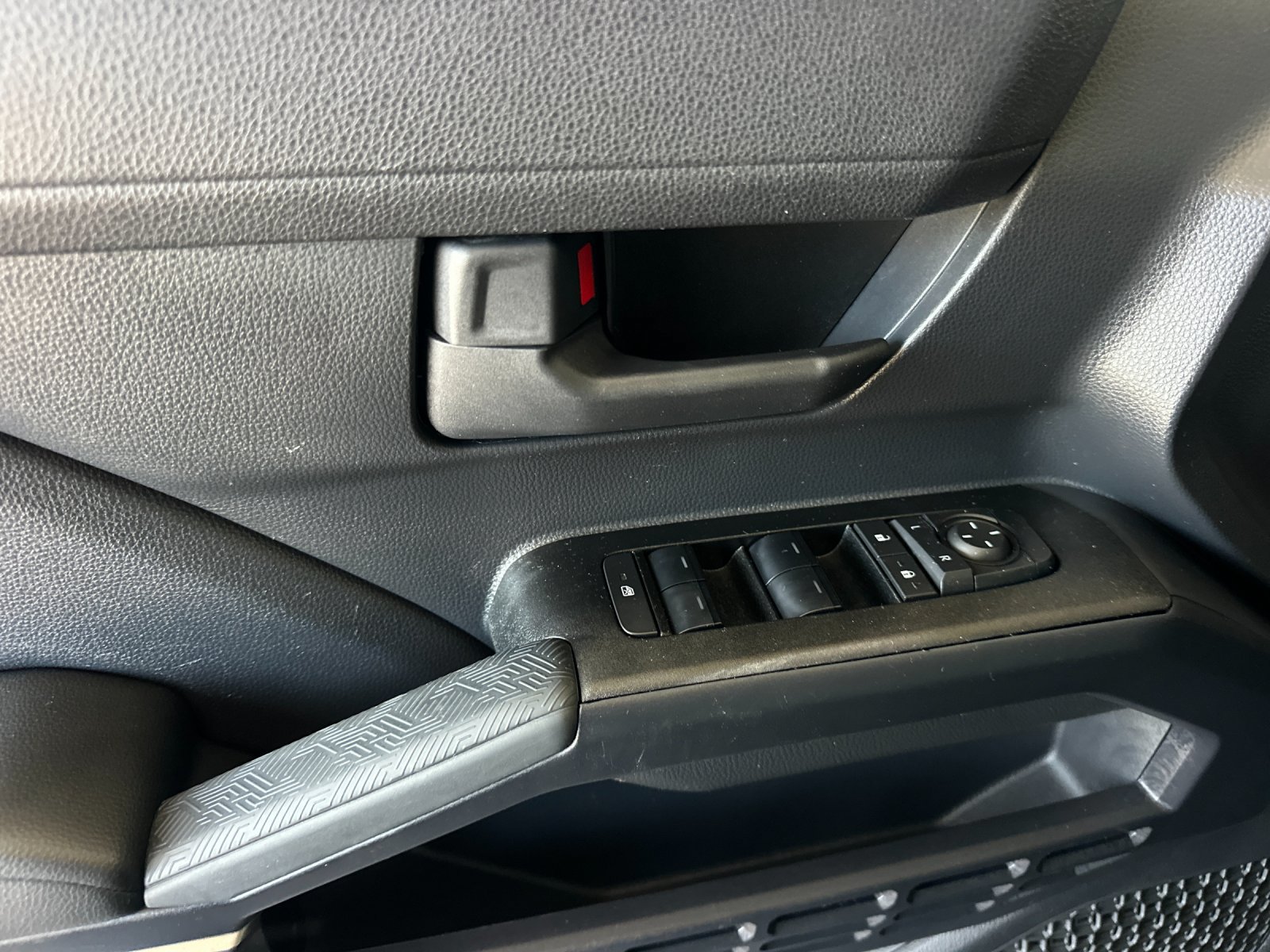 Used 2025 Toyota 4Runner SR5 AWD/4WD image 9