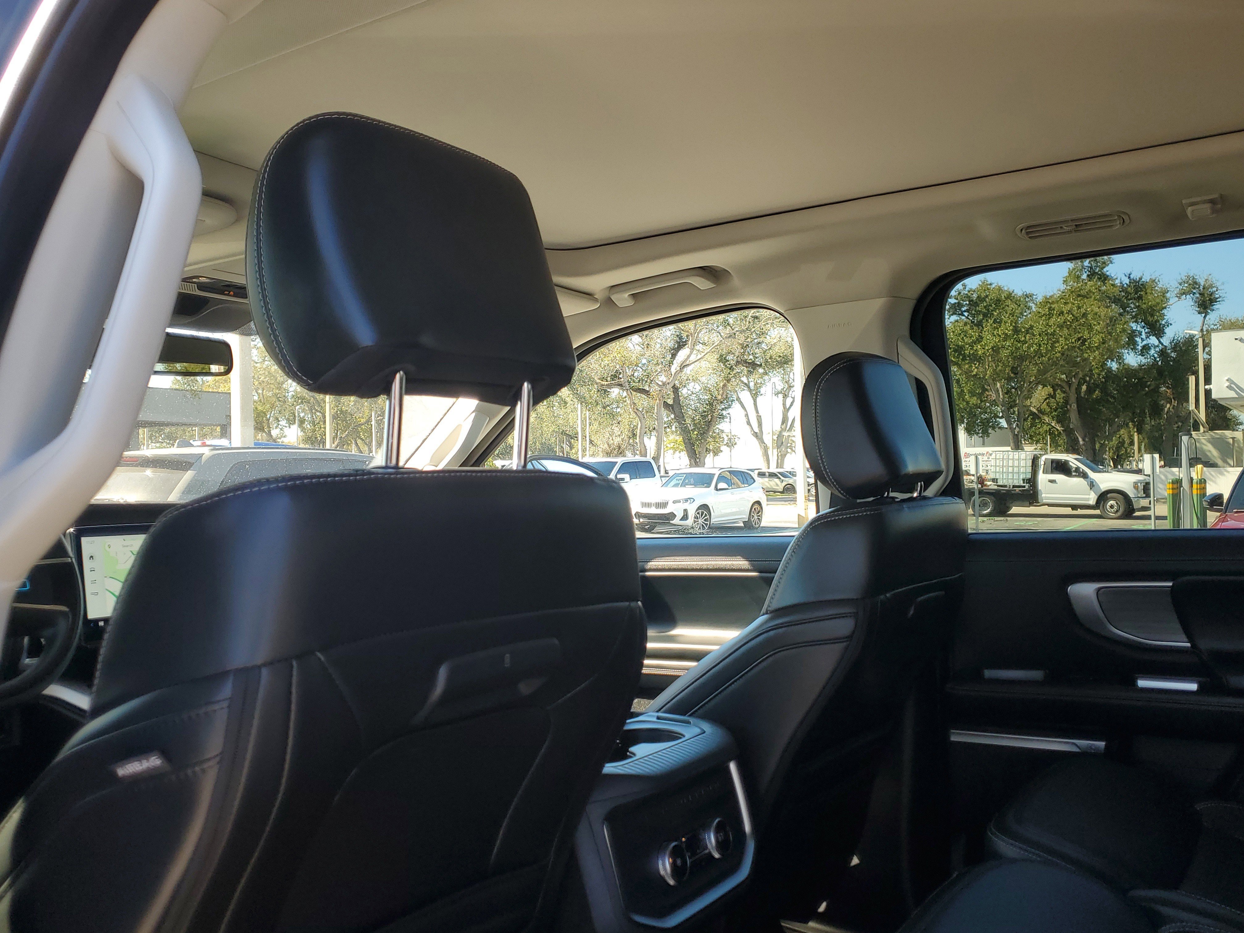 Certified 2025 Ford Expedition Platinum image 15