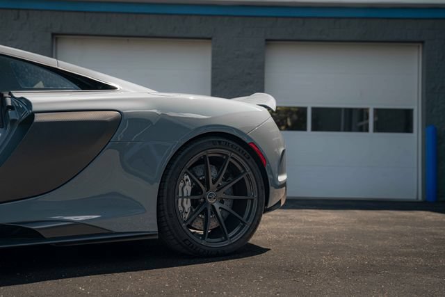 Used 2016 McLaren 675LT Coupe RWD image 32