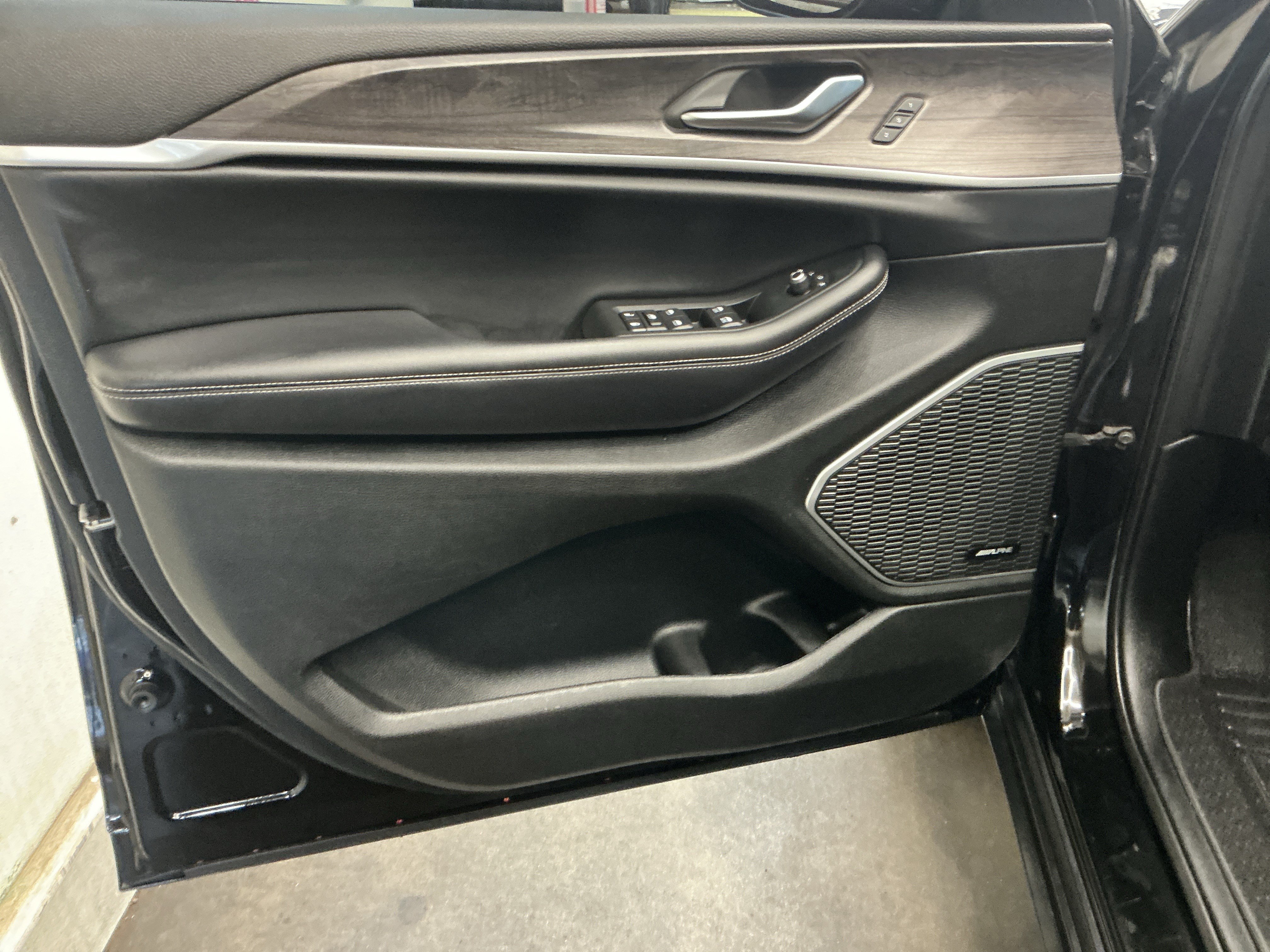 Used 2021 Jeep Grand Cherokee L Limited AWD/4WD image 13
