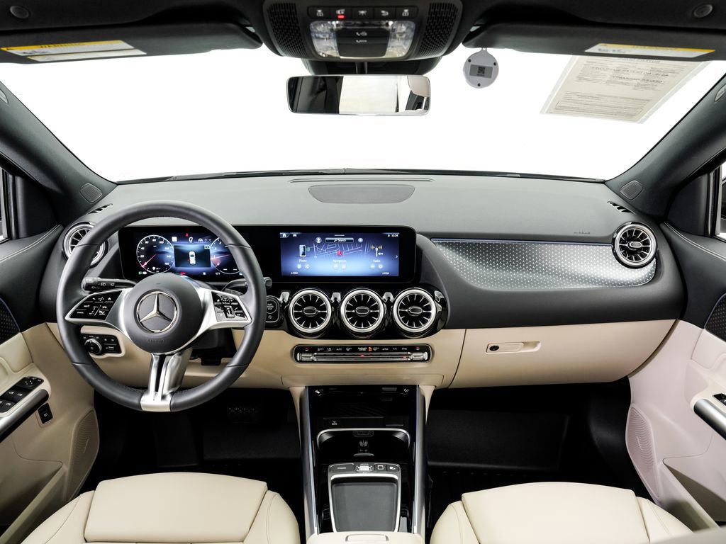 Used 2025 Mercedes-Benz GLA 250 4MATIC image 17