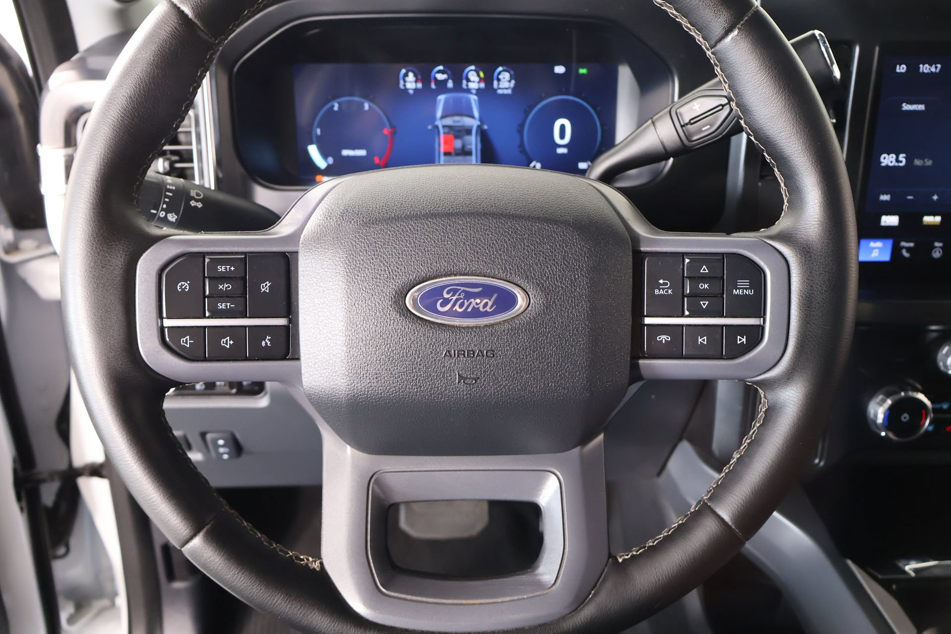 Used 2025 Ford F250 Lariat w/ Black Appearance Package AWD/4WD image 3