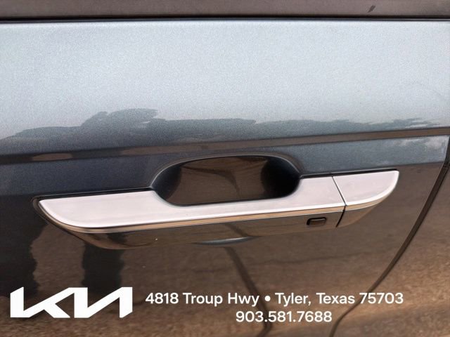 Used 2024 Kia Carnival EX FWD image 6