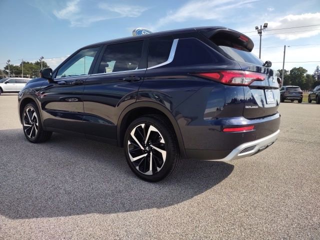 Used 2024 Mitsubishi Outlander FWD image 4