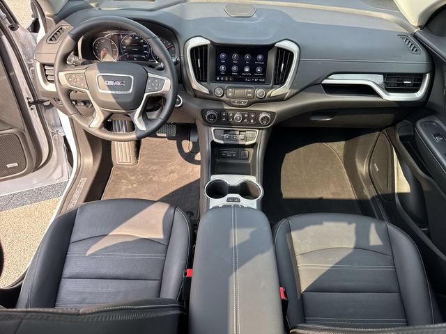 Used 2024 GMC Terrain Denali w/ Denali Premium Package AWD/4WD image 21