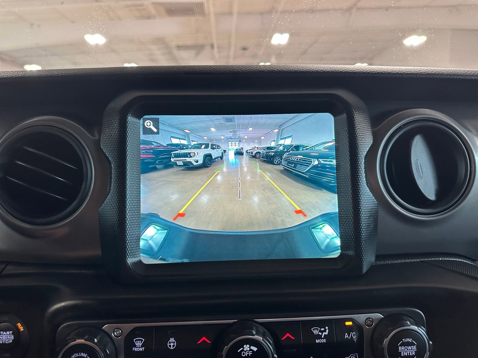 Used 2022 Jeep Gladiator Sport AWD/4WD image 30