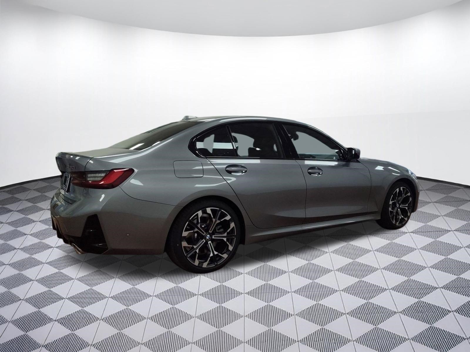 Used 2026 BMW 330i xDrive Sedan w/ M Sport Package AWD/4WD image 8