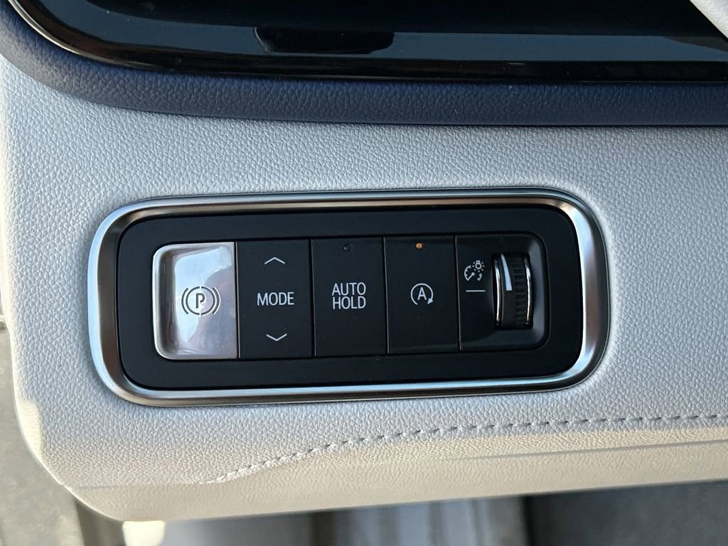 New 2026 Buick Enclave Avenir w/ Super Cruise Package FWD image 18