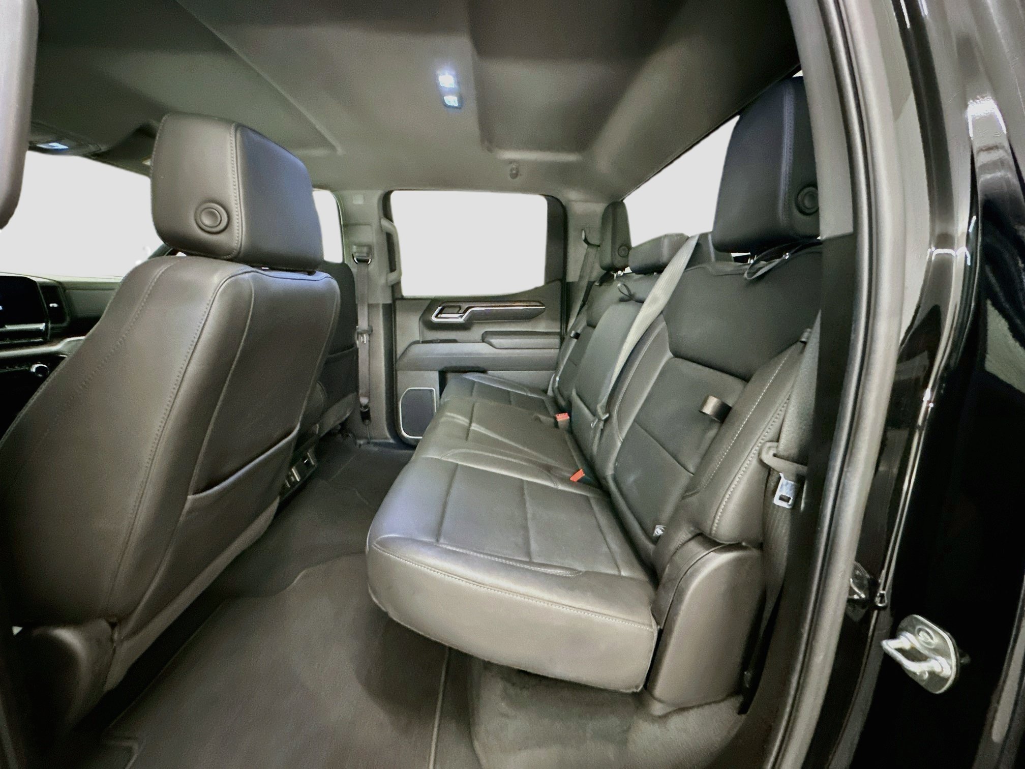 Used 2025 GMC Sierra 1500 SLT AWD/4WD image 29