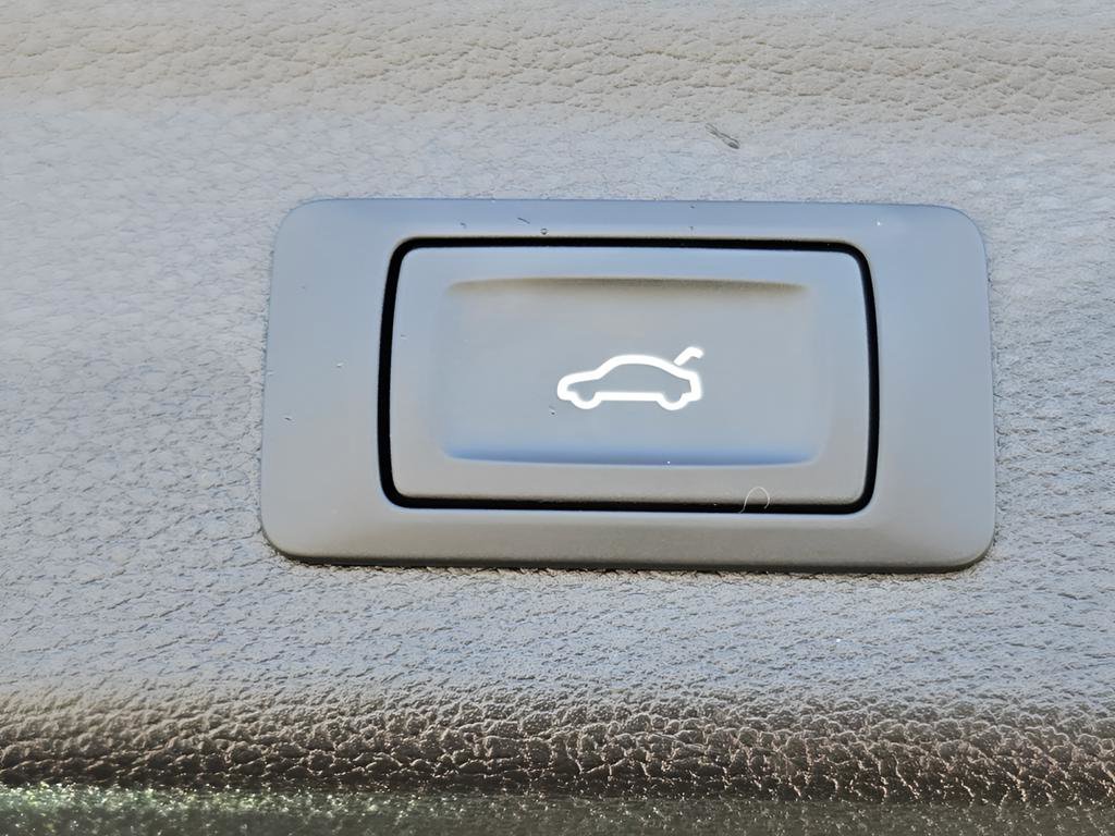 Used 2025 Audi Q3 2.0T Premium image 21