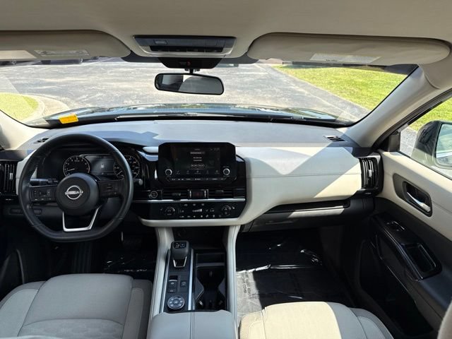Used 2022 Nissan Pathfinder SV AWD/4WD image 25