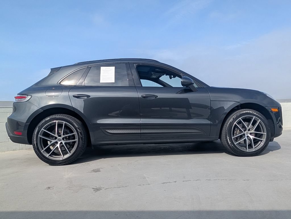 Certified 2024 Porsche Macan AWD/4WD image 24