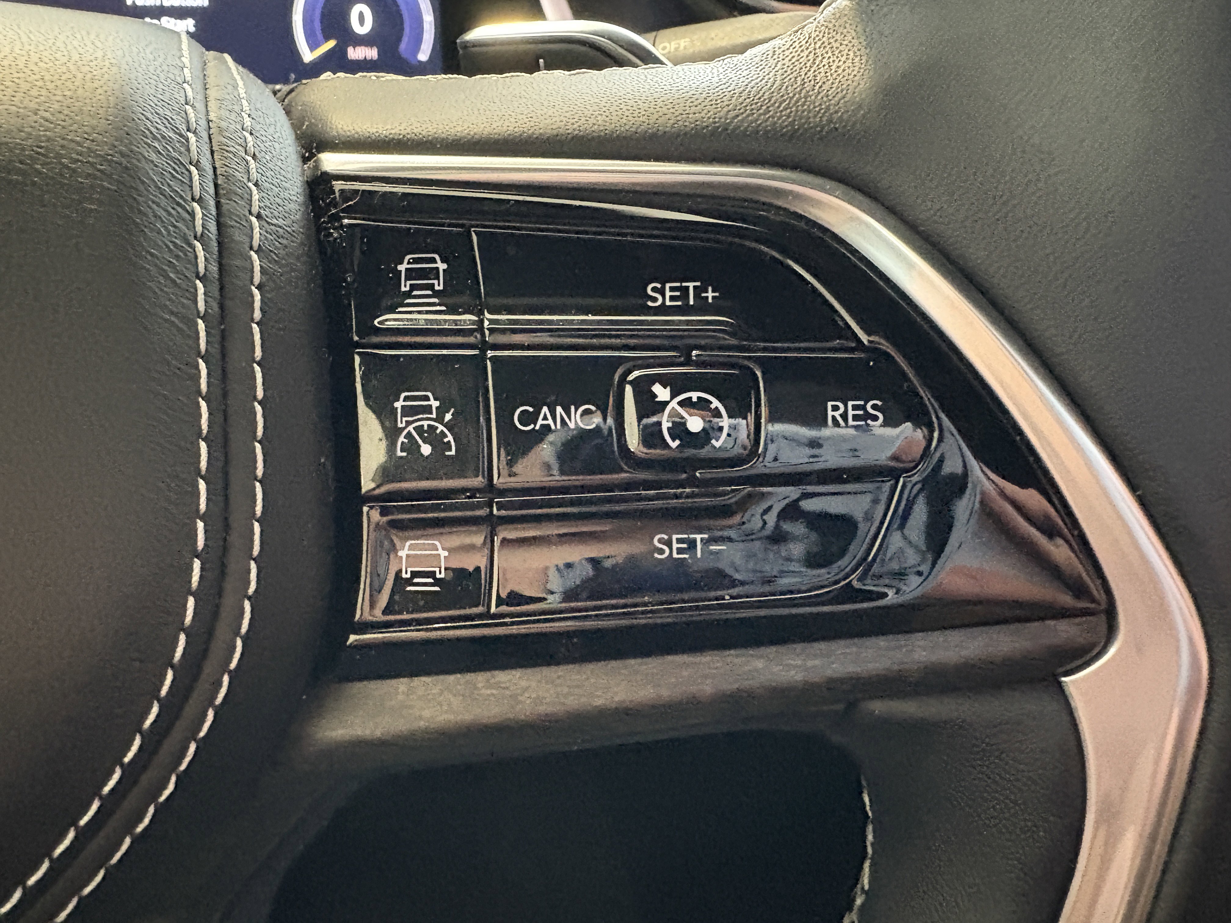 Used 2022 Jeep Grand Cherokee L Overland w/ Luxury Tech Group IV image 13