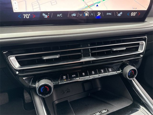 Used 2025 Chevrolet Traverse LT image 19