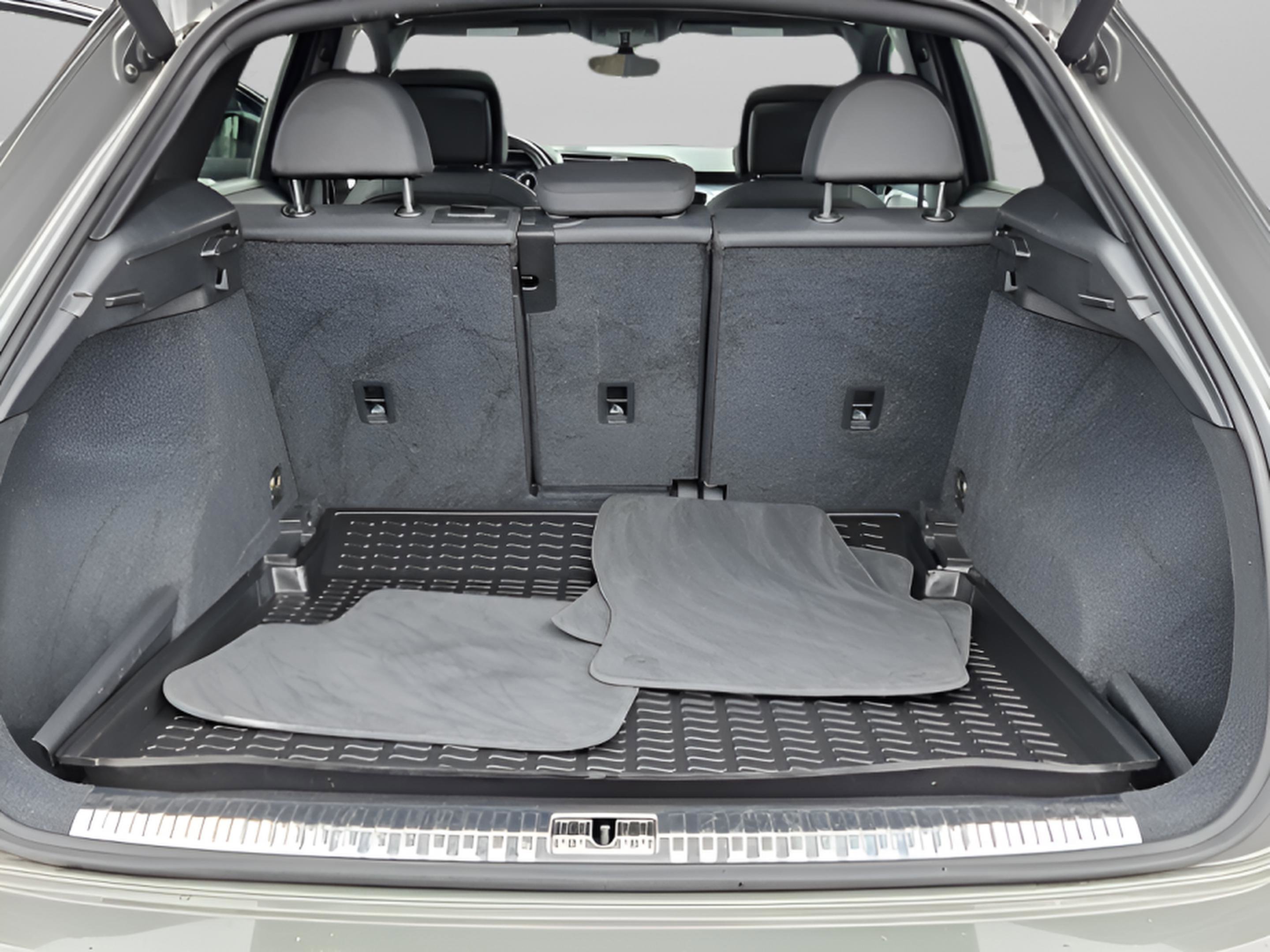 Used 2020 Audi Q3 2.0T Premium w/ Convenience Package image 32