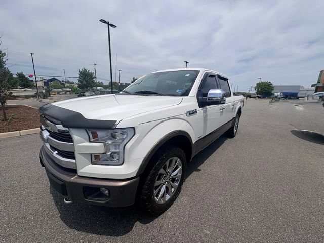 Used 2017 Ford F150 Lariat w/ Equipment Group 502A Luxury AWD/4WD image 3